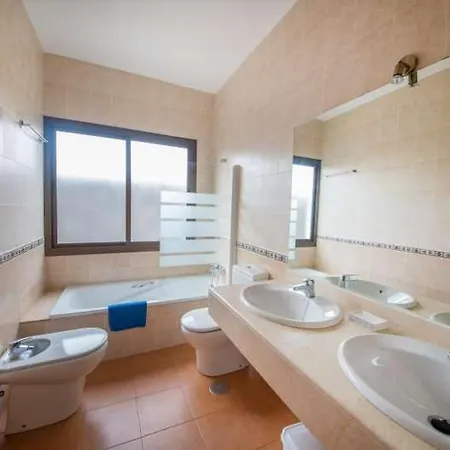 Playa Blanca Sleeps 4 Pool Wifi * プラヤ・ブランカ