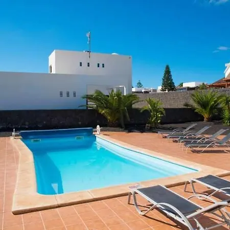 Appartement Playa Blanca Sleeps 4 Pool Wifi