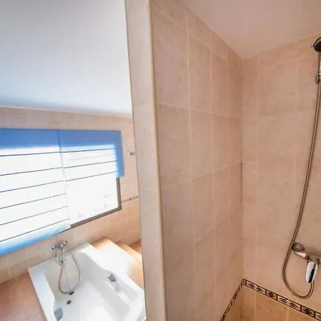 Playa Blanca Sleeps 4 Pool Wifi Appartement